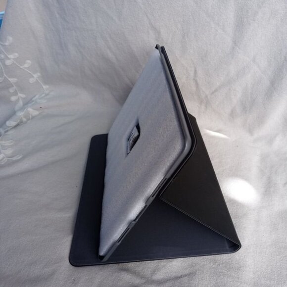 New~10.2" iPad Tablet Case - Picture 4 of 5